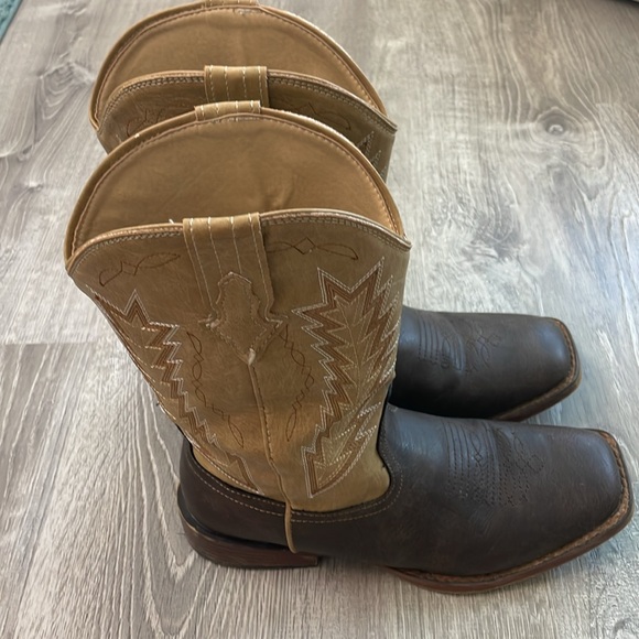 Big Kid’s Brown and Tan Roper Cowboy Boots - Picture 2 of 6